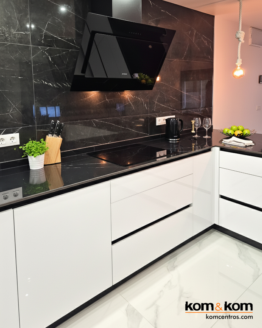 cocina elegante mármol negro blanco brillo